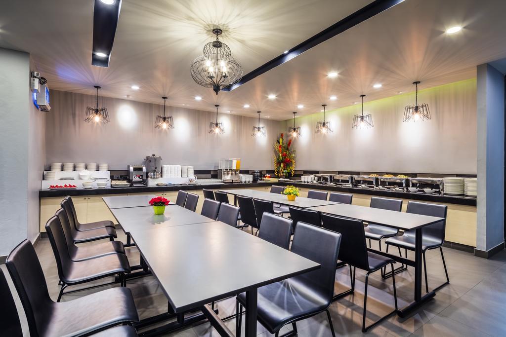 Livotel Hotel Lat Phrao Bangkok Bagian luar foto