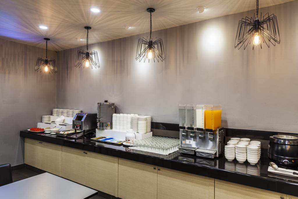 Livotel Hotel Lat Phrao Bangkok Bagian luar foto