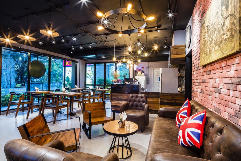 Livotel Hotel Lat Phrao Bangkok Bagian luar foto