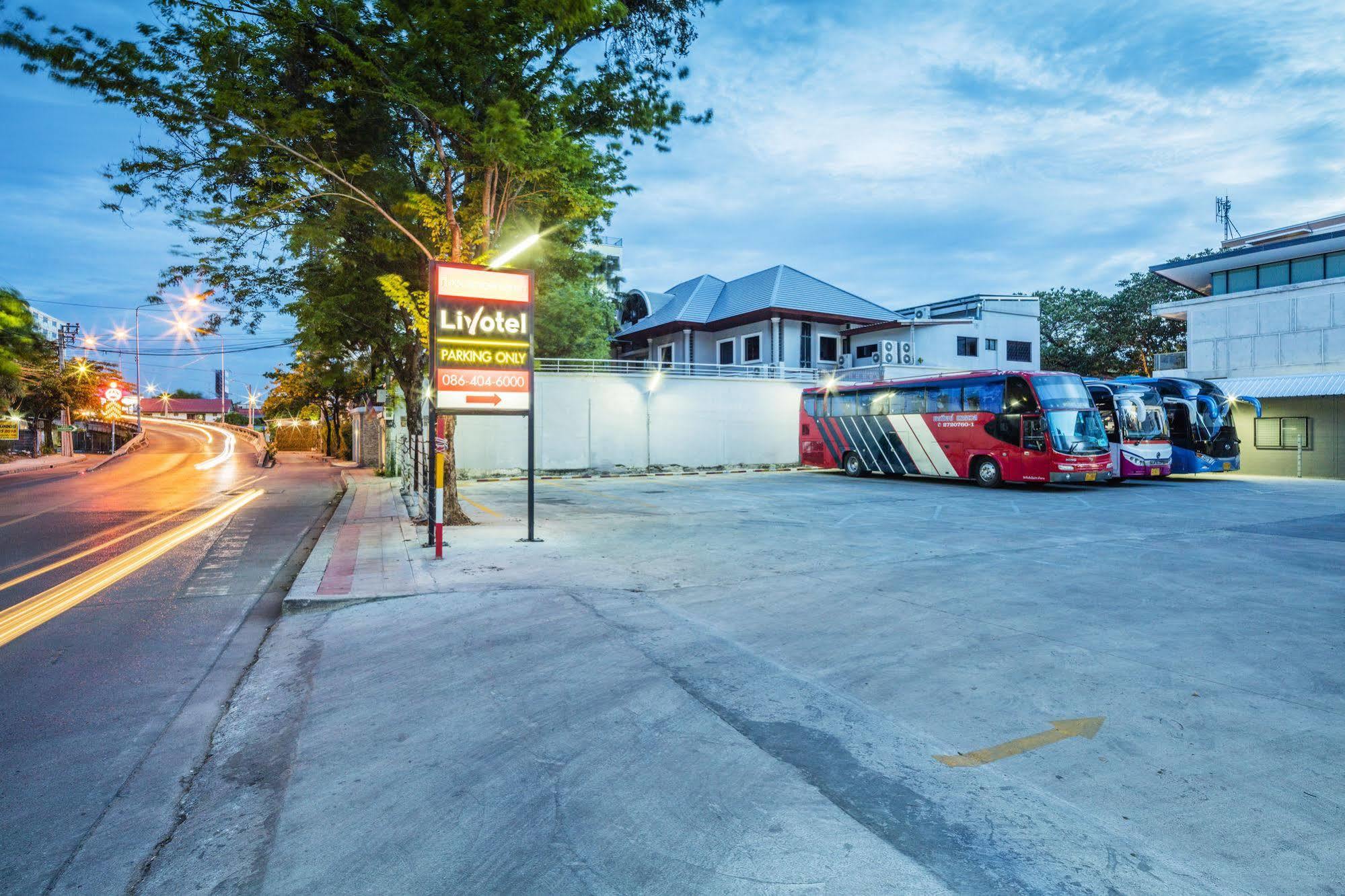 Livotel Hotel Lat Phrao Bangkok Bagian luar foto