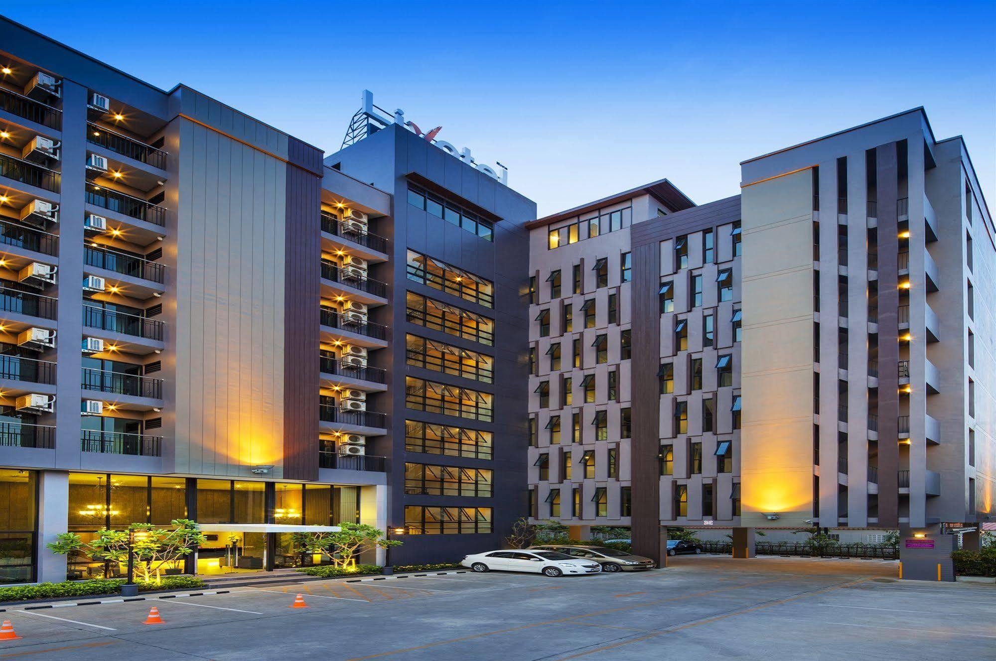 Livotel Hotel Lat Phrao Bangkok Bagian luar foto